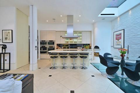 4 bedroom terraced house to rent, Adam's Row, London, W1K
