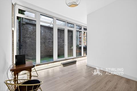 3 bedroom apartment to rent, Prince of Wales Passage, London, NW1