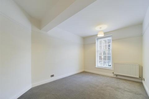 2 bedroom flat to rent, Hermitage Road, Hitchin SG5