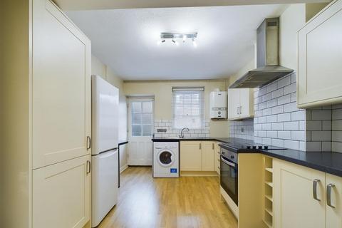 2 bedroom flat to rent, Hermitage Road, Hitchin SG5