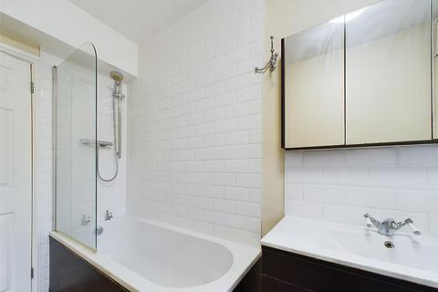 2 bedroom flat to rent, Hermitage Road, Hitchin SG5