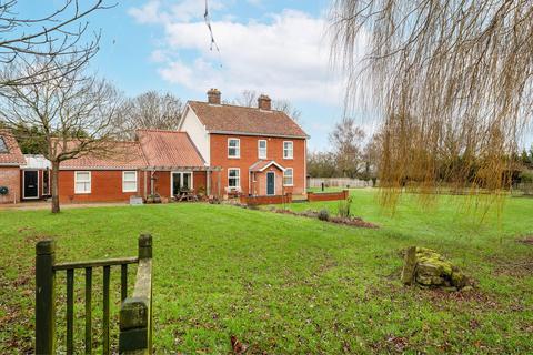 4 bedroom detached house for sale, Silfield Road, Silfield