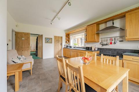 4 bedroom detached house for sale, Silfield Road, Silfield