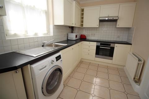 4 bedroom semi-detached house to rent, Station Road West, Canterbury, Kent, CT2