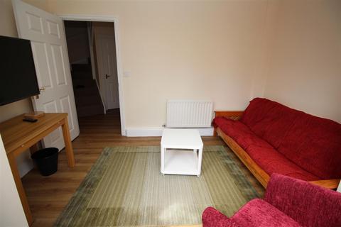 4 bedroom semi-detached house to rent, Station Road West, Canterbury, Kent, CT2