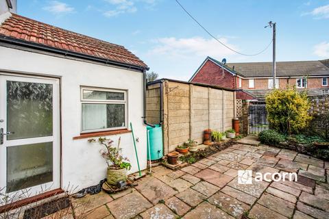 3 bedroom end of terrace house to rent, Knockhall Road Greenhithe DA9