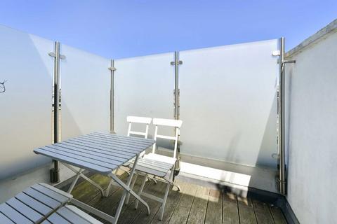 2 bedroom flat to rent, Dawes Road, London SW6