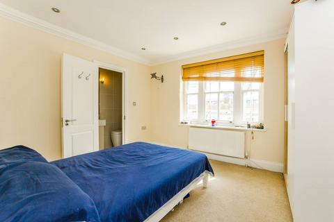 2 bedroom flat to rent, Alexander Road, Upper Holloway, London, N19