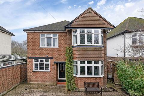 4 bedroom detached house for sale, Kelvin Grove, Chessington KT9