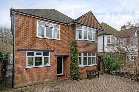4 bedroom detached house for sale, Kelvin Grove, Chessington KT9