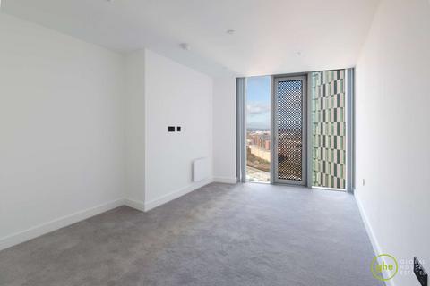 2 bedroom flat to rent, Vista River Tower, Manchester, UK