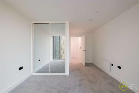 2 bedroom flat to rent, Vista River Tower, Manchester, UK