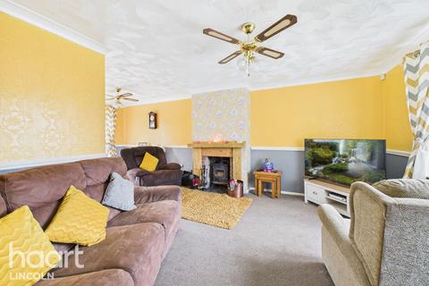 4 bedroom semi-detached house for sale, Laughton Way, Lincoln