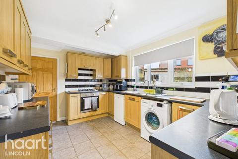 4 bedroom semi-detached house for sale, Laughton Way, Lincoln
