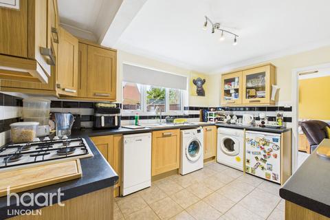 4 bedroom semi-detached house for sale, Laughton Way, Lincoln
