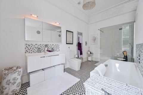 3 bedroom flat for sale, Lee Terrace, Blackheath, London, SE3