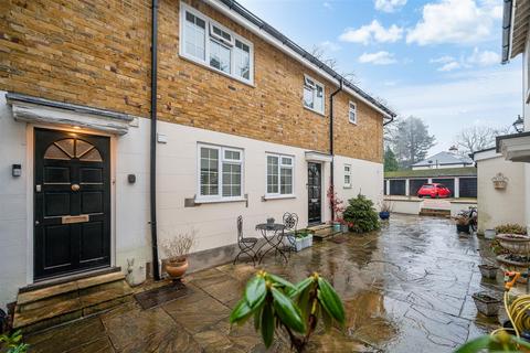 3 bedroom terraced house for sale, Warren Lodge Drive, Kingswood