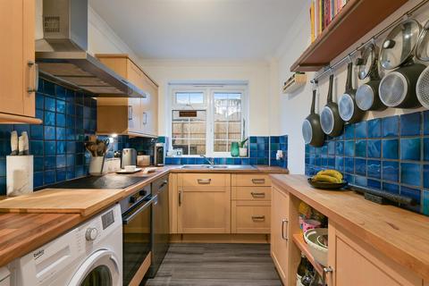 3 bedroom terraced house for sale, Warren Lodge Drive, Kingswood