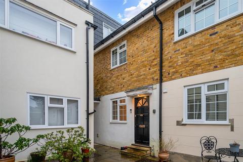 3 bedroom terraced house for sale, Warren Lodge Drive, Kingswood