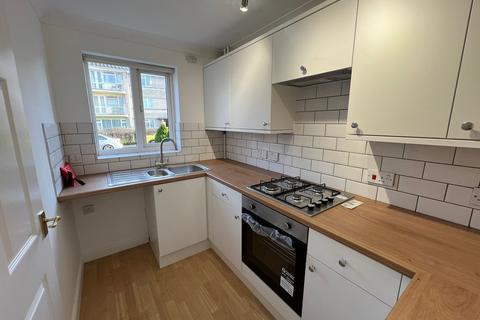 2 bedroom terraced house to rent, French Close, Bristol BS48