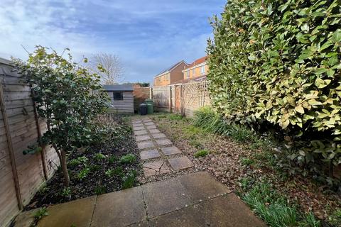 2 bedroom terraced house to rent, French Close, Bristol BS48