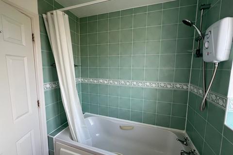 2 bedroom terraced house to rent, French Close, Bristol BS48