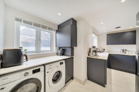 3 bedroom end of terrace house for sale, Parish Close, Watford, WD25