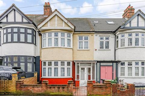 3 bedroom house to rent, Greenway Avenue, Walthamstow, E17