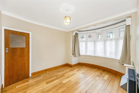 3 bedroom house to rent, Greenway Avenue, Walthamstow, E17