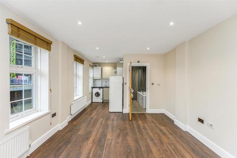 Studio to rent, Quayside House, Abbey Road, Barking,IG11