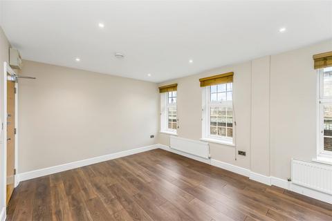 Studio to rent, Quayside House, Abbey Road, Barking,IG11