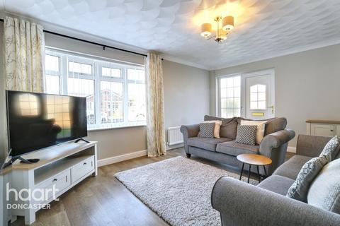 3 bedroom detached house for sale, Handsworth Gardens, Armthorpe, Doncaster