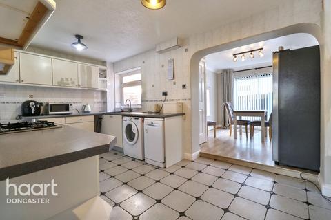 3 bedroom detached house for sale, Handsworth Gardens, Armthorpe, Doncaster