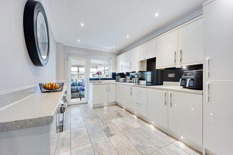 4 bedroom detached house for sale, Heathfield Park, Widnes WA8