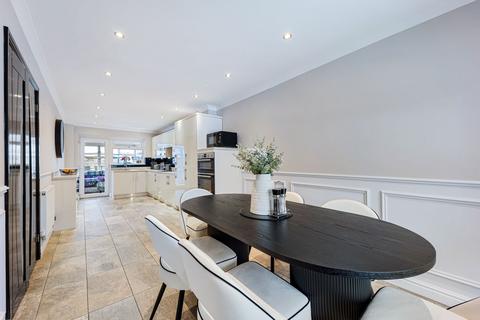 4 bedroom detached house for sale, Heathfield Park, Widnes WA8