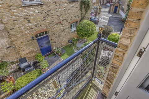 undefined, Hardwicke Mews, London WC1X