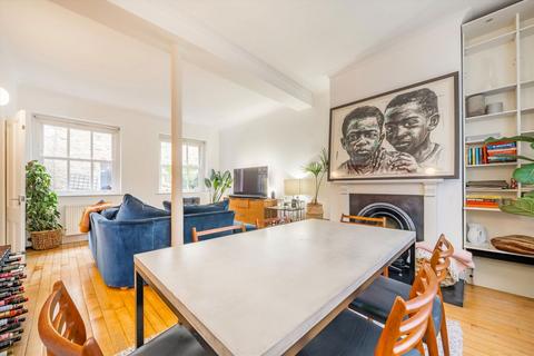 2 bedroom house to rent, Hardwicke Mews, London WC1X