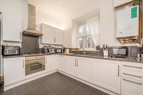 2 bedroom house to rent, Hardwicke Mews, London WC1X