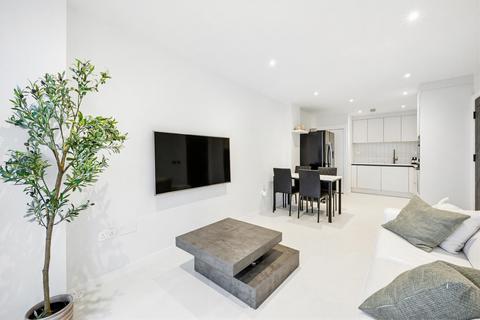 2 bedroom apartment to rent, City Tower, 3 Limeharbour, London, E14