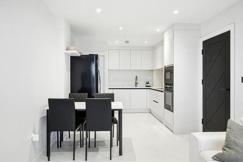 2 bedroom apartment to rent, City Tower, 3 Limeharbour, London, E14