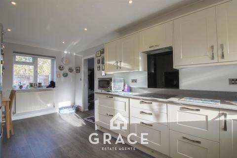 2 bedroom detached bungalow for sale, Sandling Crescent, Rushmere St. Andrew, Ipswich