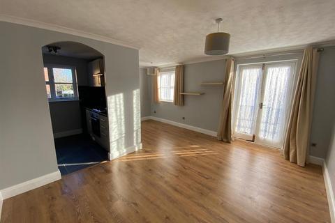 2 bedroom flat to rent, Shafter Road, Dagenham