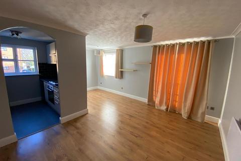 2 bedroom flat to rent, Shafter Road, Dagenham