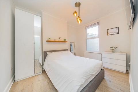 1 bedroom flat for sale, Buckingham Road, London NW10