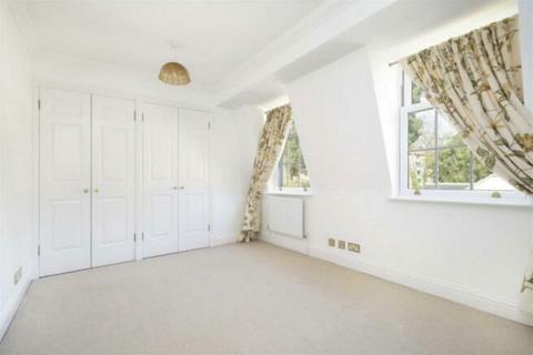 4 bedroom house to rent, Belmont Mews, London SW19