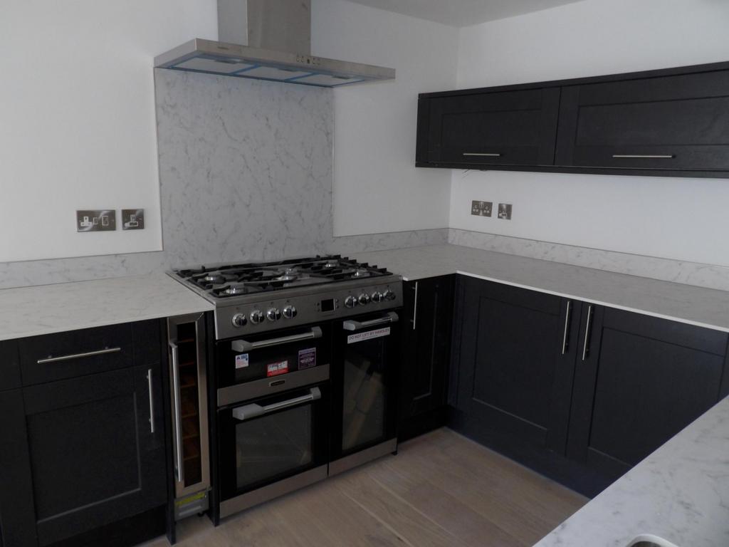 Kitchen (Main)