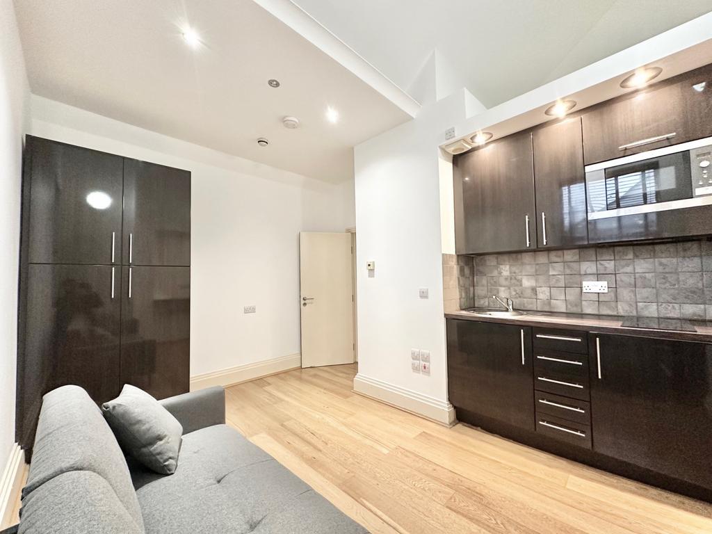 Apartment in London - View 3