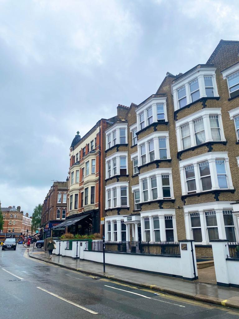 Apartment in London - More