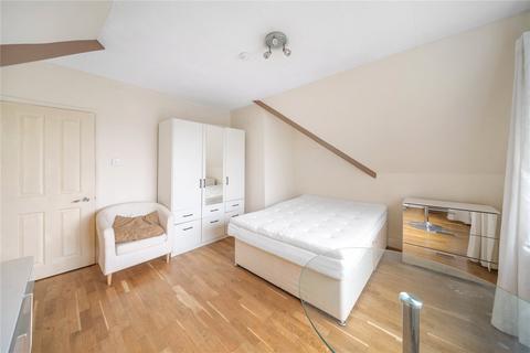 Studio to rent, Aldrington Road, London, SW16