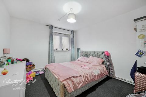 1 bedroom flat for sale, Woodseer Street, LONDON E1